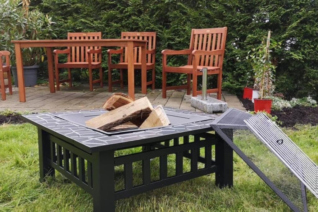 Ruhige Ferienwohnung Inklusive Garten Souterrain - Neu Renoviert Lachen Exteriér fotografie