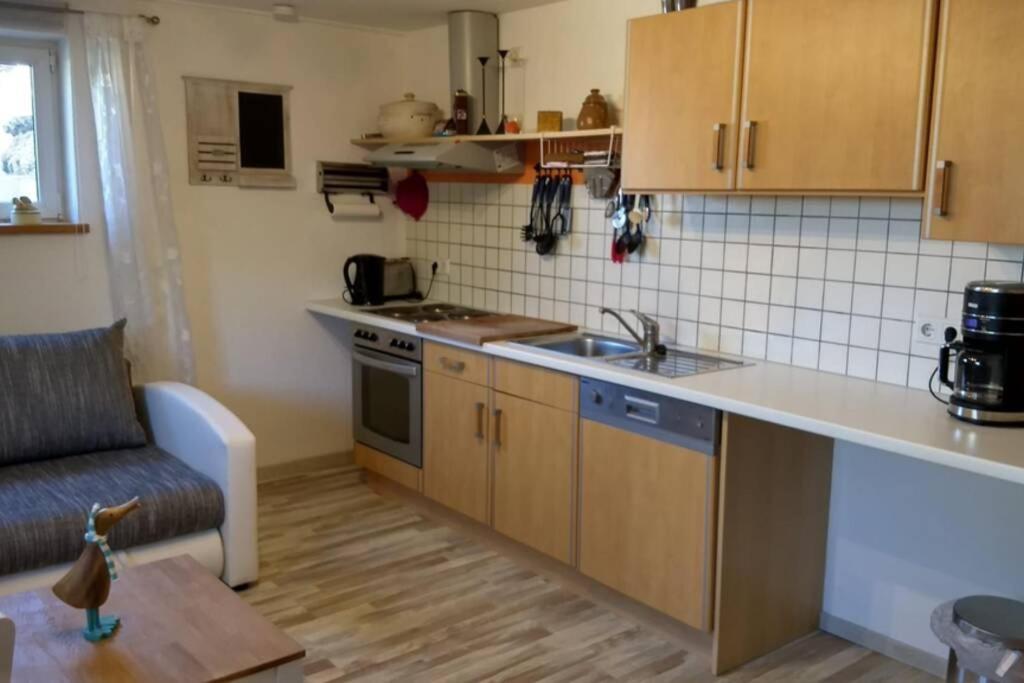 Ruhige Ferienwohnung Inklusive Garten Souterrain - Neu Renoviert Lachen Exteriér fotografie