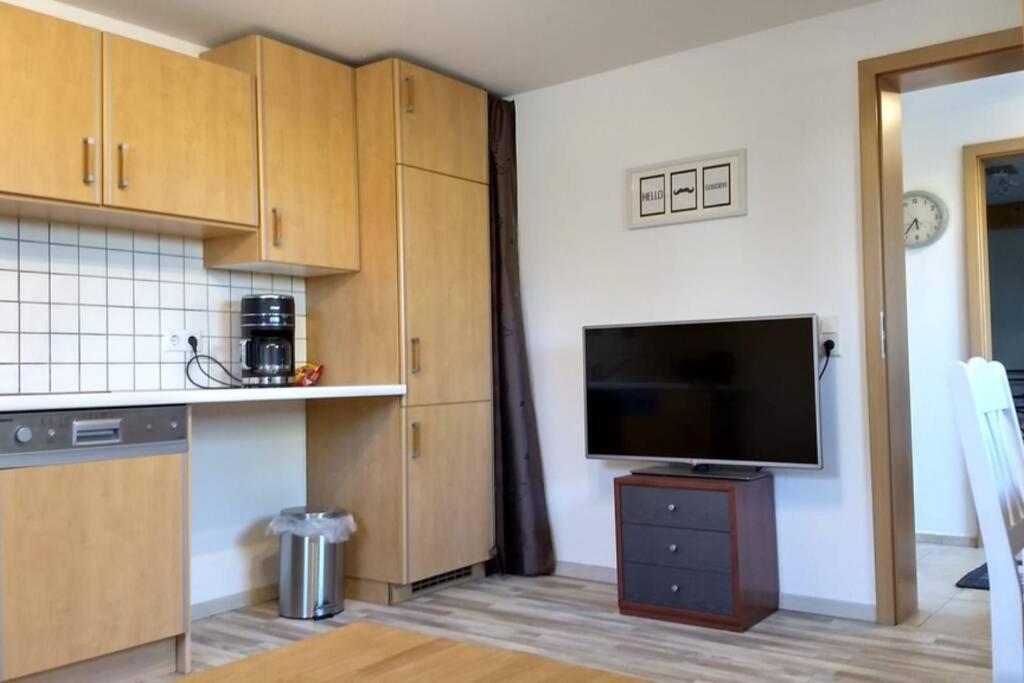 Ruhige Ferienwohnung Inklusive Garten Souterrain - Neu Renoviert Lachen Exteriér fotografie